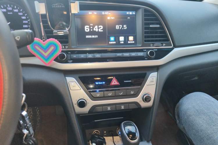 Used Hyundai Elantra (6th Generation / Lingdong) 2016 1.6L Automatic ZhiXuan – Elite Version Audio And AC Panel