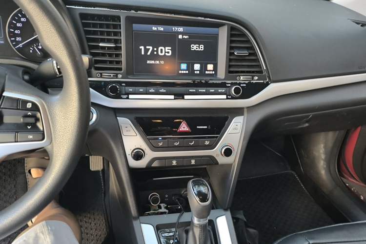 Used Hyundai Elantra (6th Generation / Lingdong) 2016 1.6L Automatic ZhiXuan – Elite Version Audio And AC Panel