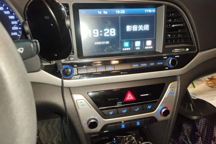 Used Hyundai Elantra (6th Generation / Lingdong) 2016 1.6L Automatic ZhiXuan – Elite Version Audio And AC Panel