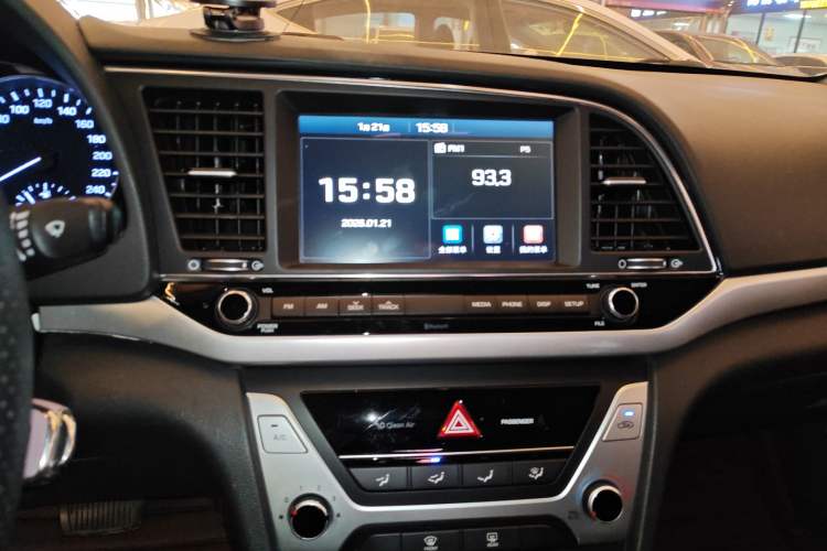 Used Hyundai Elantra (6th Generation / Lingdong) 2016 1.6L Automatic ZhiXuan – Elite Version Audio And AC Panel
