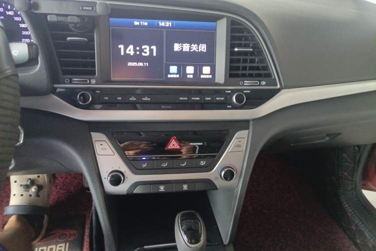 Used Hyundai Elantra (6th Generation / Lingdong) 2016 1.6L Automatic ZhiXuan – Elite Version Audio And AC Panel