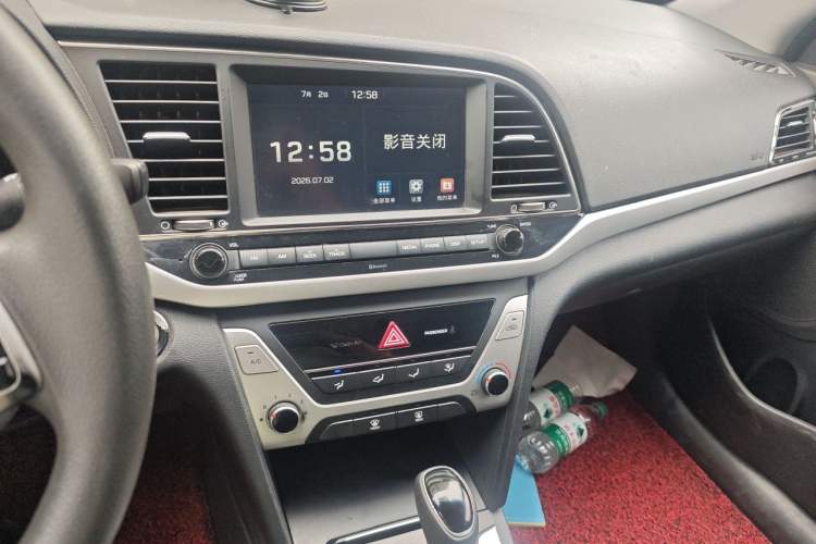 Used Hyundai Elantra (6th Generation / Lingdong) 2016 1.6L Automatic ZhiXuan – Elite Version Audio And AC Panel