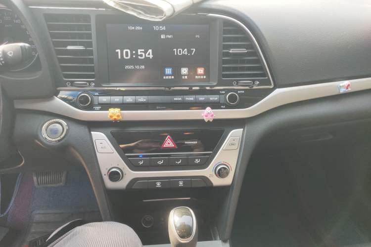 Used Hyundai Elantra (6th Generation / Lingdong) 2016 1.6L Automatic ZhiXuan – Elite Version Audio And AC Panel