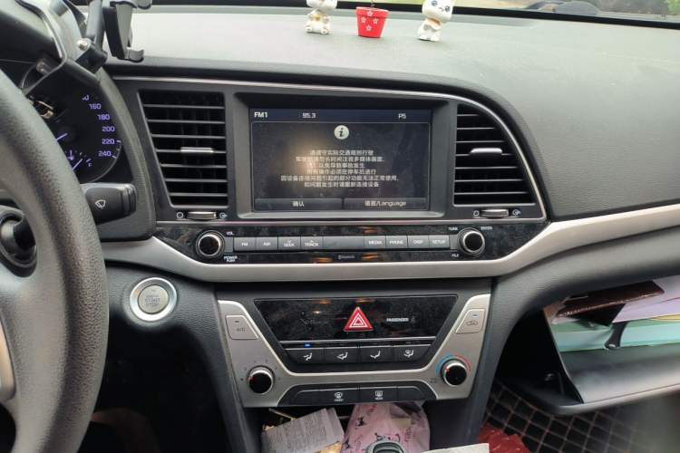 Used Hyundai Elantra (6th Generation / Lingdong) 2016 1.6L Automatic ZhiXuan – Elite Version Audio And AC Panel