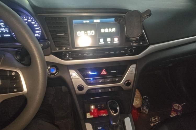 Used Hyundai Elantra (6th Generation / Lingdong) 2016 1.6L Automatic ZhiXuan – Elite Version Audio And AC Panel