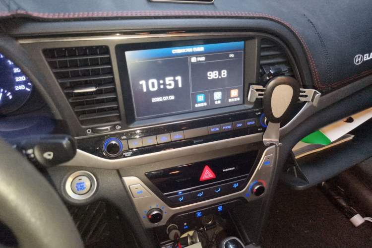 Used Hyundai Elantra (6th Generation / Lingdong) 2016 1.6L Automatic ZhiXuan – Elite Version Audio And AC Panel