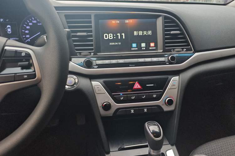 Used Hyundai Elantra (6th Generation / Lingdong) 2016 1.6L Automatic ZhiXuan – Elite Version Audio And AC Panel