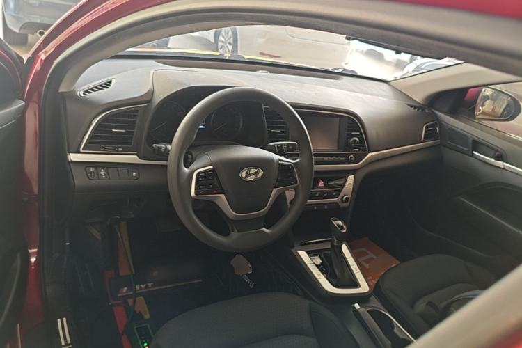 Used Hyundai Elantra (6th Generation / Lingdong) 2016 1.6L Automatic ZhiXuan – Elite Version Center Console