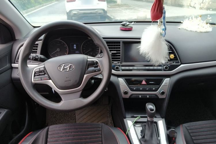 Used Hyundai Elantra (6th Generation / Lingdong) 2016 1.6L Automatic ZhiXuan – Elite Version Center Console