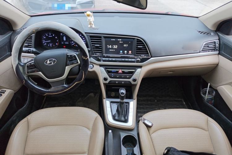 Used Hyundai Elantra (6th Generation / Lingdong) 2016 1.6L Automatic ZhiXuan · Luxury Version Center Console