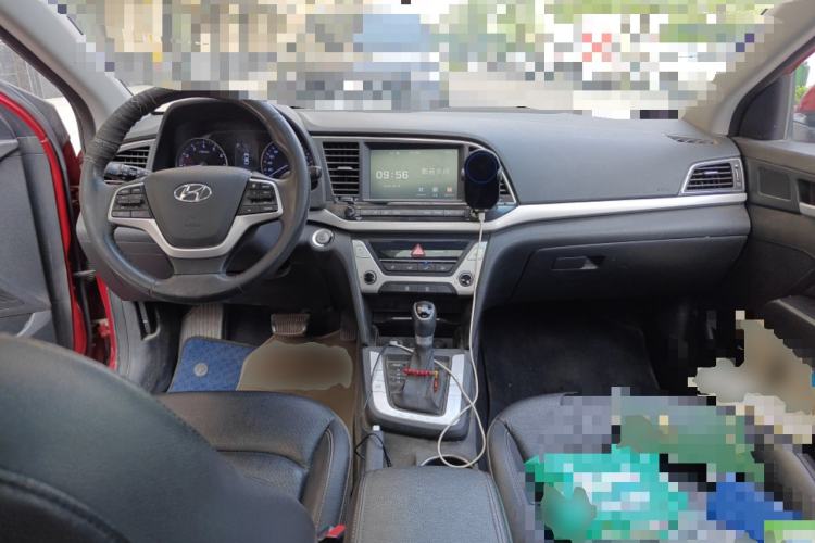 Used Hyundai Elantra (6th Generation / Lingdong) 2016 1.6L Automatic ZhiXuan · Luxury Version Center Console