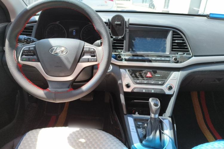 Used Hyundai Elantra (6th Generation / Lingdong) 2016 1.6L Automatic ZhiXuan – Elite Version Center Console
