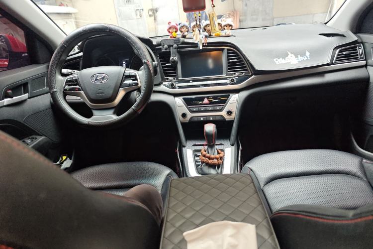 Used Hyundai Elantra (6th Generation / Lingdong) 2016 1.6L Automatic ZhiXuan – Elite Version Center Console