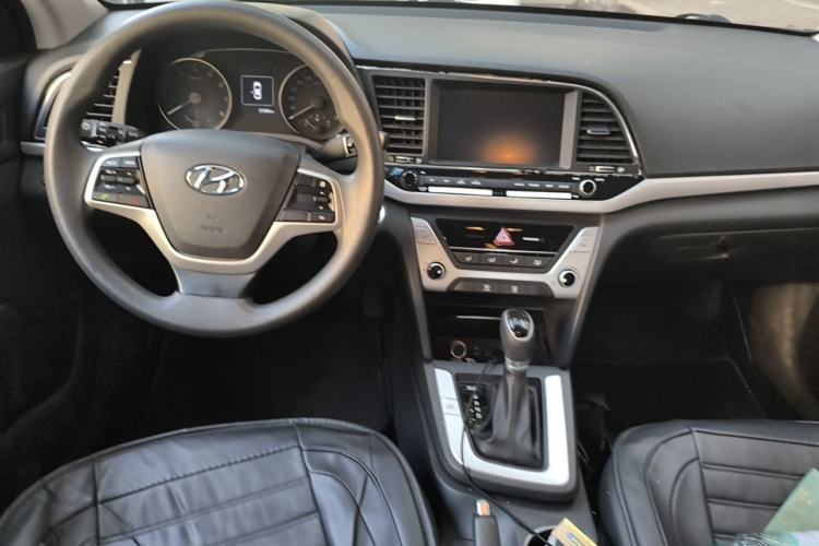 Used Hyundai Elantra (6th Generation / Lingdong) 2016 1.6L Automatic ZhiXuan – Elite Version Center Console