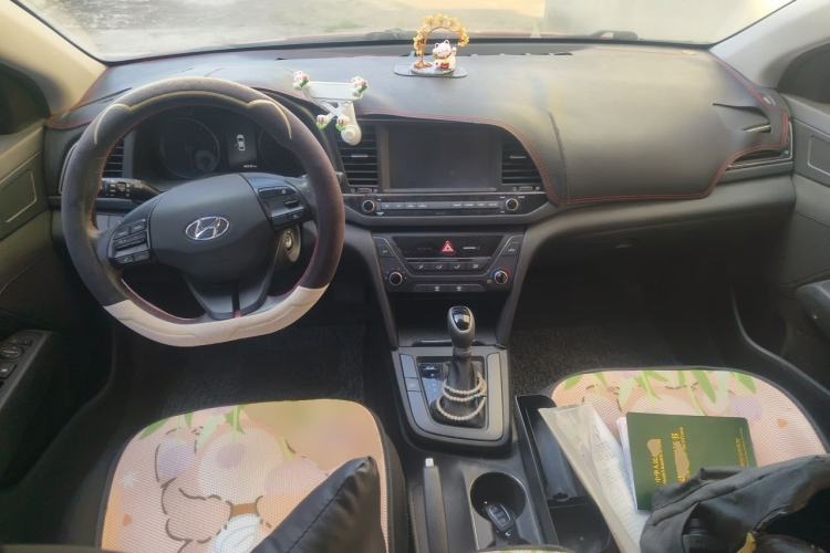 Used Hyundai Elantra (6th Generation / Lingdong) 2016 1.4T Dual-Clutch Xuan Dong · Dynamic Version Center Console