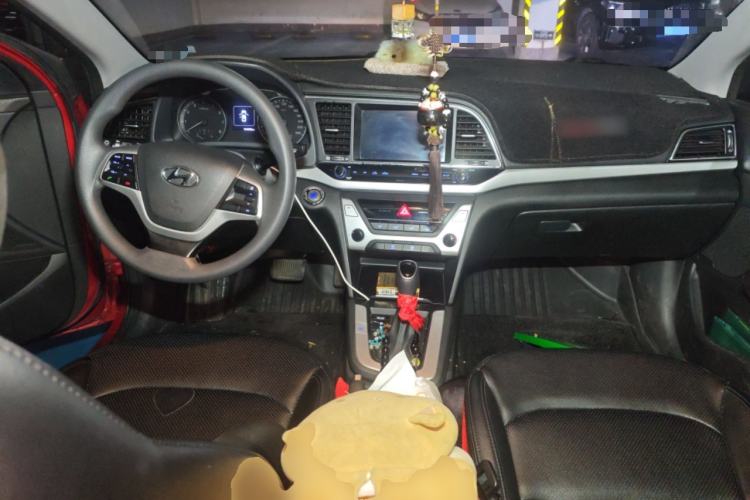 Used Hyundai Elantra (6th Generation / Lingdong) 2016 1.6L Automatic ZhiXuan – Elite Version Center Console