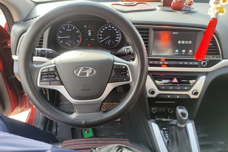 Used Hyundai Elantra (6th Generation / Lingdong) 2016 1.6L Automatic ZhiXuan – Elite Version Center Console