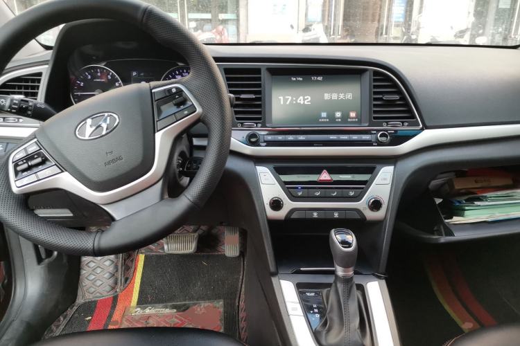 Used Hyundai Elantra (6th Generation / Lingdong) 2016 1.6L Automatic ZhiXuan – Elite Version Center Console