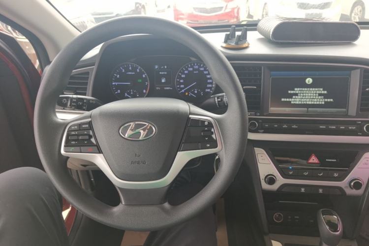 Used Hyundai Elantra (6th Generation / Lingdong) 2016 1.6L Automatic ZhiXuan – Elite Version Center Console