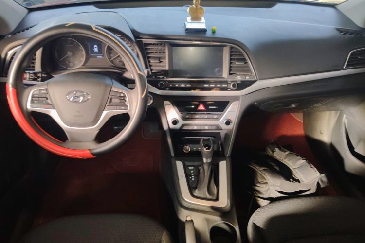 Used Hyundai Elantra (6th Generation / Lingdong) 2016 1.6L Automatic ZhiXuan – Elite Version Center Console