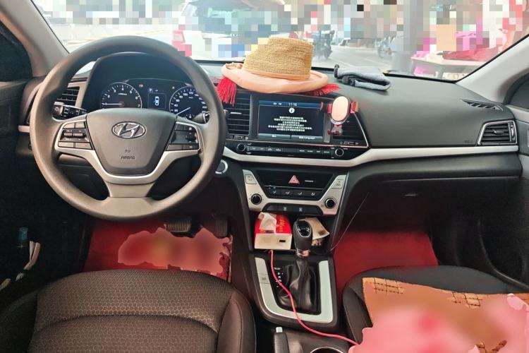 Used Hyundai Elantra (6th Generation / Lingdong) 2016 1.6L Automatic ZhiXuan – Elite Version Center Console