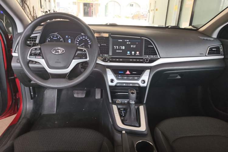 Used Hyundai Elantra (6th Generation / Lingdong) 2016 1.6L Automatic ZhiXuan – Elite Version Center Console