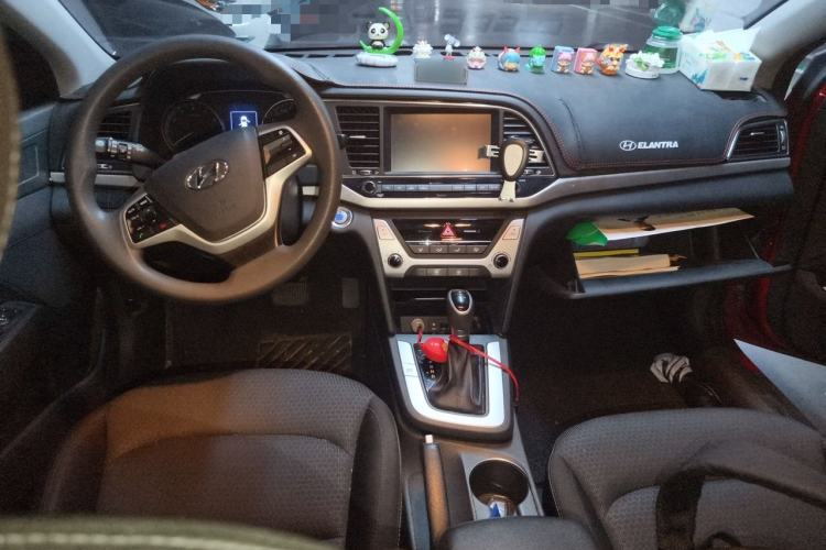 Used Hyundai Elantra (6th Generation / Lingdong) 2016 1.6L Automatic ZhiXuan – Elite Version Center Console