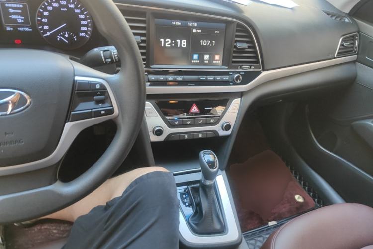 Used Hyundai Elantra (6th Generation / Lingdong) 2016 1.6L Automatic ZhiXuan – Elite Version Center Console