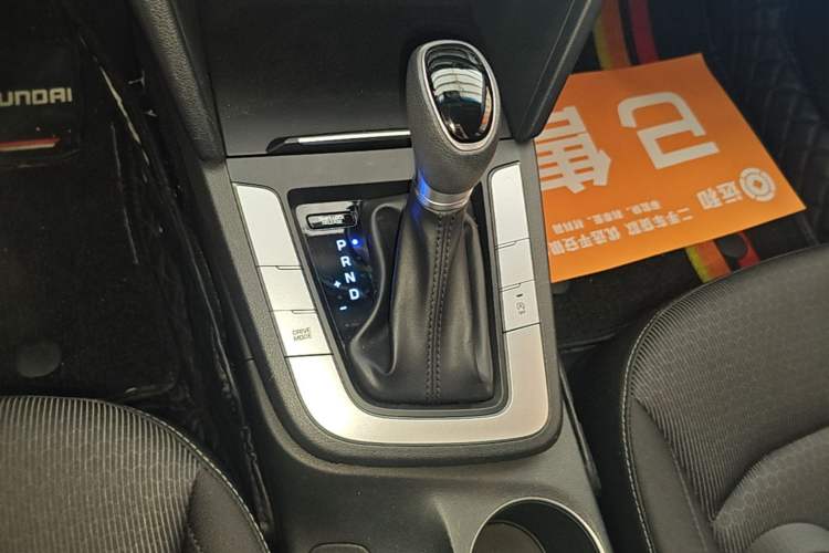 Used Hyundai Elantra (6th Generation / Lingdong) 2016 1.6L Automatic ZhiXuan – Elite Version Gear Lever