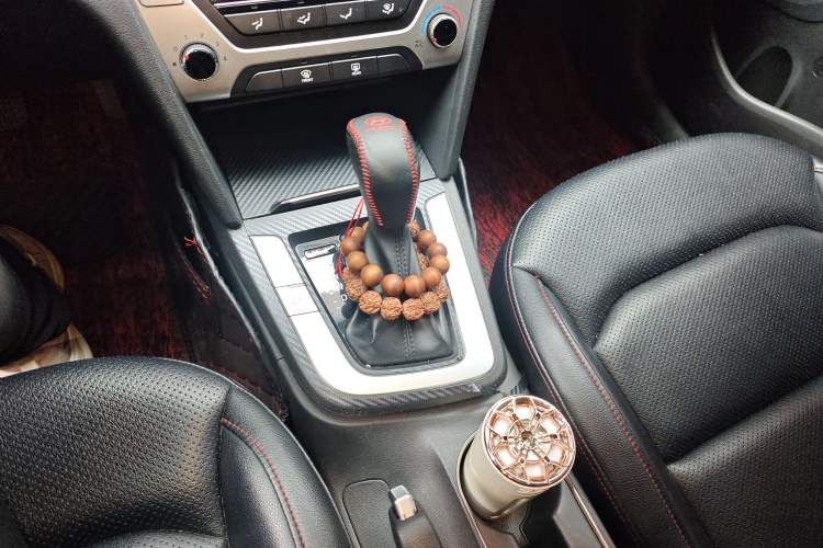 Used Hyundai Elantra (6th Generation / Lingdong) 2016 1.6L Automatic ZhiXuan – Elite Version Gear Lever
