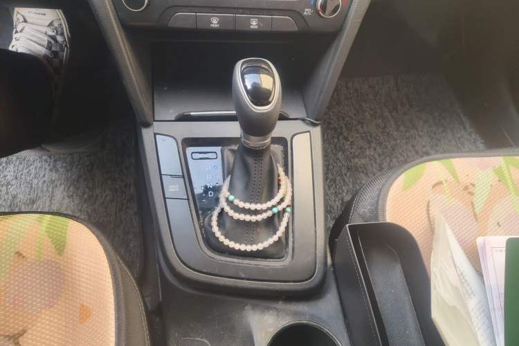 Used Hyundai Elantra (6th Generation / Lingdong) 2016 1.4T Dual-Clutch Xuan Dong · Dynamic Version Gear Lever