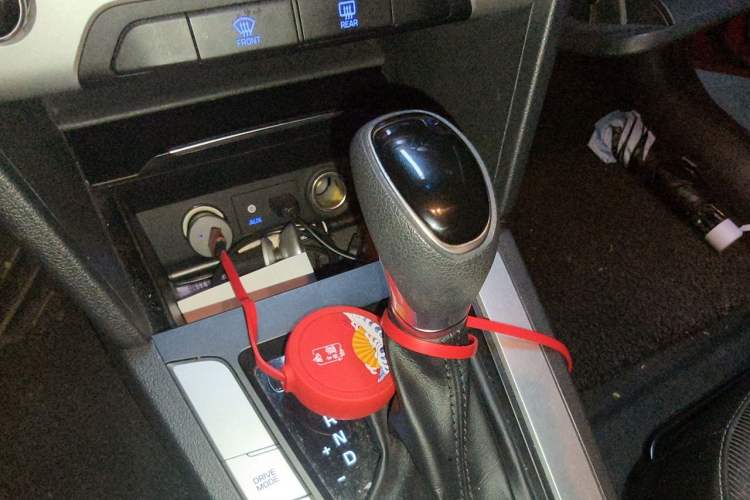 Used Hyundai Elantra (6th Generation / Lingdong) 2016 1.6L Automatic ZhiXuan – Elite Version Gear Lever