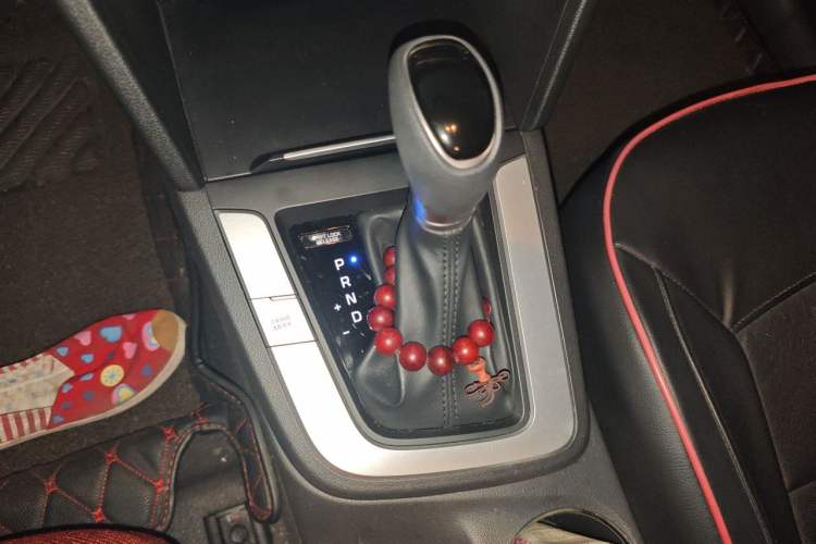 Used Hyundai Elantra (6th Generation / Lingdong) 2016 1.6L Automatic ZhiXuan – Elite Version Gear Lever
