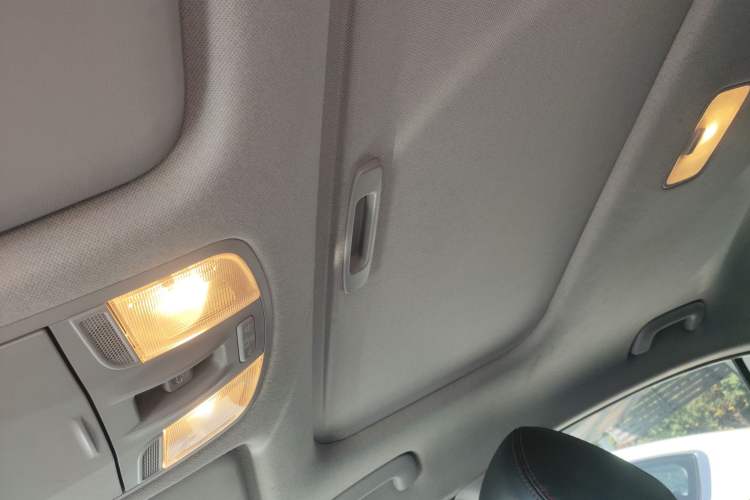 Used Hyundai Elantra (6th Generation / Lingdong) 2016 1.6L Automatic ZhiXuan – Elite Version Headliner