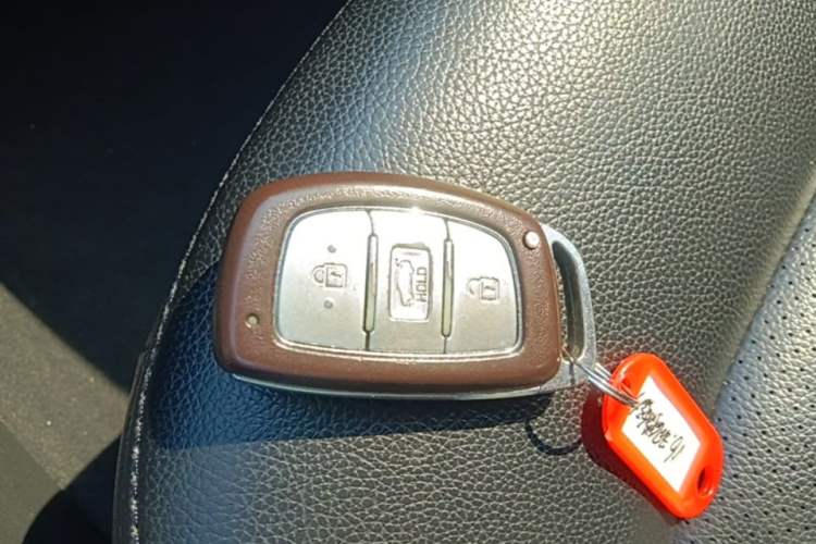 Used Hyundai Elantra (6th Generation / Lingdong) 2016 1.6L Automatic ZhiXuan – Elite Version Interior 1