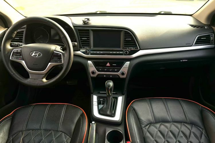 Used Hyundai Elantra (6th Generation / Lingdong) 2016 1.6L Automatic ZhiXuan – Elite Version Interior 1