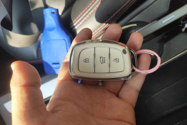 Used Hyundai Elantra (6th Generation / Lingdong) 2016 1.6L Automatic ZhiXuan – Elite Version Interior 1