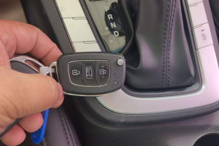 Used Hyundai Elantra (6th Generation / Lingdong) 2016 1.6L Automatic ZhiXuan – Elite Version Interior 1