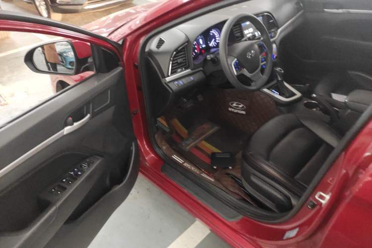 Used Hyundai Elantra (6th Generation / Lingdong) 2016 1.6L Automatic ZhiXuan · Youth Edition Interior 3