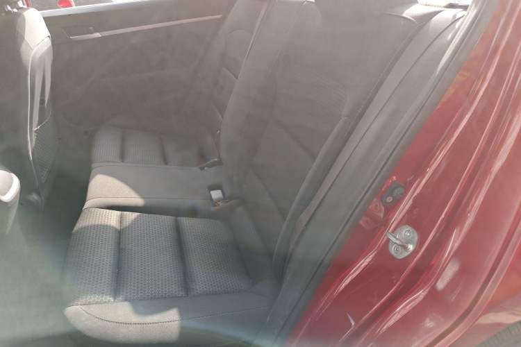 Used Hyundai Elantra (6th Generation / Lingdong) 2016 1.6L Automatic ZhiXuan – Elite Version Interior 4