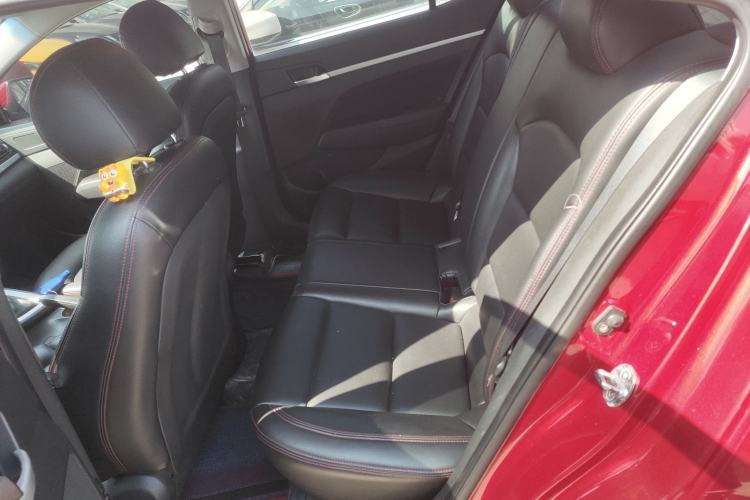 Used Hyundai Elantra (6th Generation / Lingdong) 2016 1.6L Automatic ZhiXuan – Elite Version Interior 4