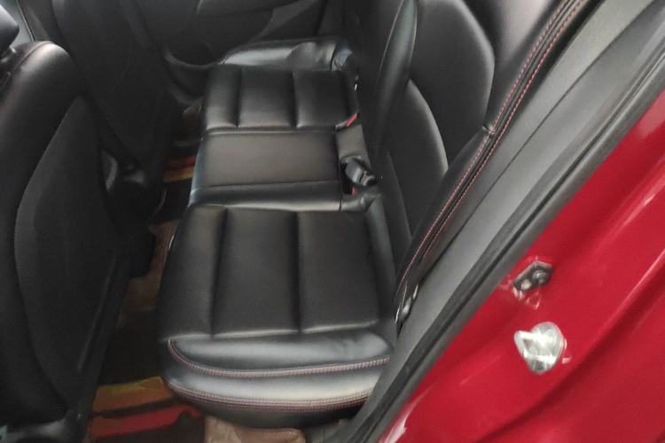 Used Hyundai Elantra (6th Generation / Lingdong) 2016 1.6L Automatic ZhiXuan · Youth Edition Interior 4