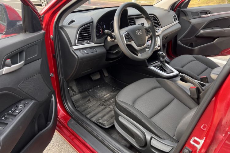 Used Hyundai Elantra (6th Generation / Lingdong) 2016 1.6L Automatic ZhiXuan – Elite Version Interior 6