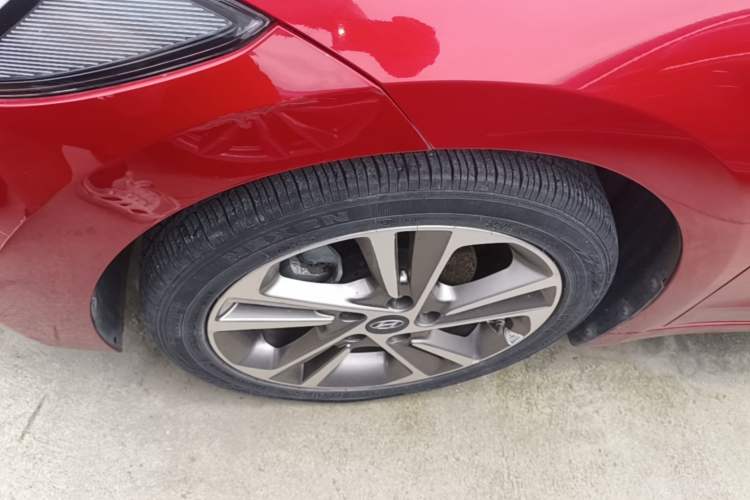 Used Hyundai Elantra (6th Generation / Lingdong) 2016 1.6L Automatic ZhiXuan – Elite Version Left Front Wheel Hub