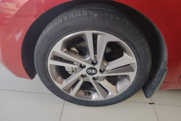 Used Hyundai Elantra (6th Generation / Lingdong) 2016 1.6L Automatic ZhiXuan – Elite Version Left Front Wheel Hub