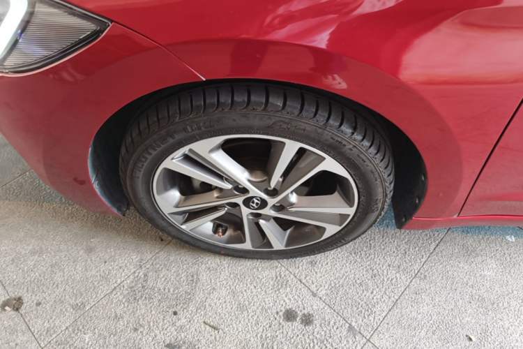 Used Hyundai Elantra (6th Generation / Lingdong) 2016 1.6L Automatic ZhiXuan – Elite Version Left Front Wheel Hub