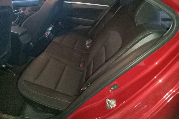 Used Hyundai Elantra (6th Generation / Lingdong) 2016 1.6L Automatic ZhiXuan – Elite Version Left Rear Seat
