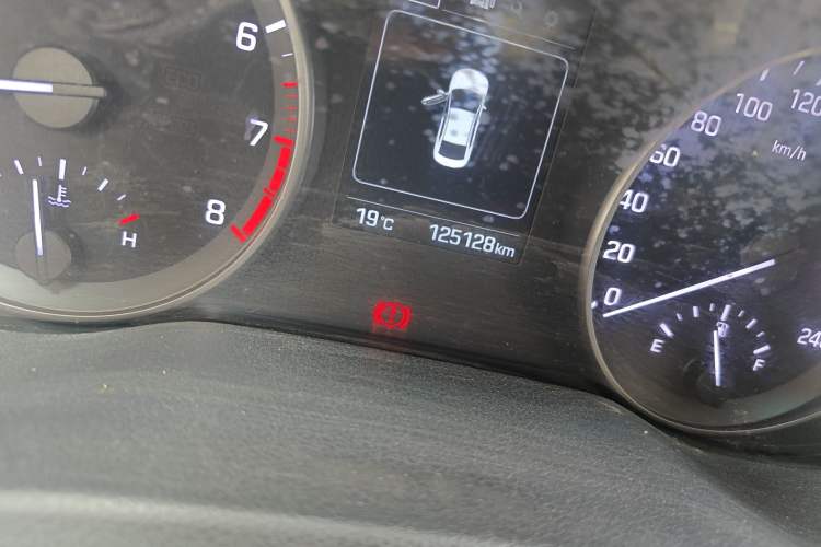 Used Hyundai Elantra (6th Generation / Lingdong) 2016 1.6L Automatic ZhiXuan · Luxury Version Odometer Close Up