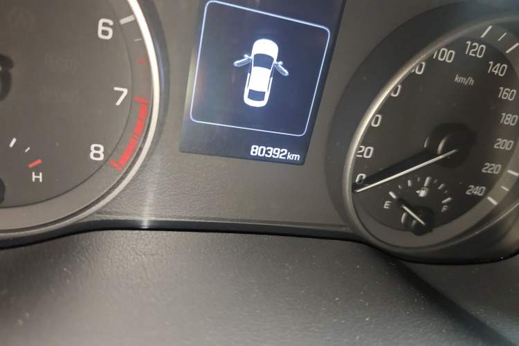 Used Hyundai Elantra (6th Generation / Lingdong) 2016 1.6L Automatic ZhiXuan – Elite Version Odometer Close Up
