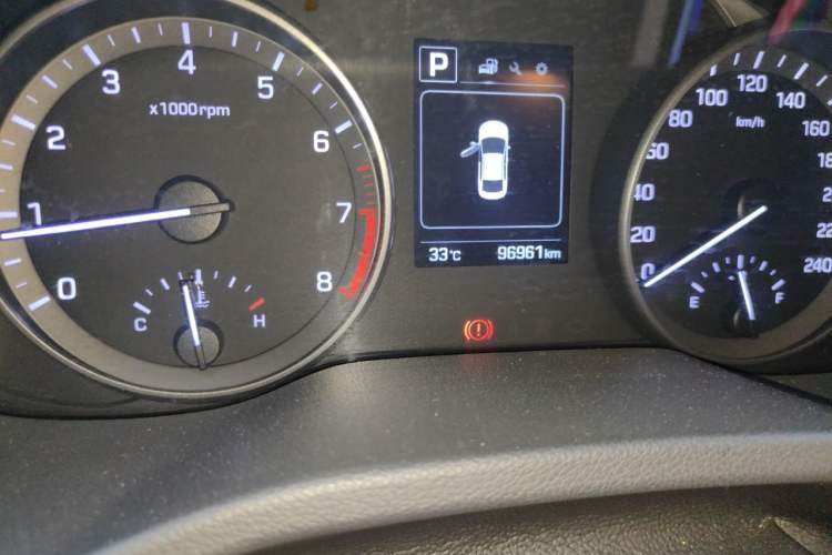Used Hyundai Elantra (6th Generation / Lingdong) 2016 1.6L Automatic ZhiXuan – Elite Version Odometer Close Up